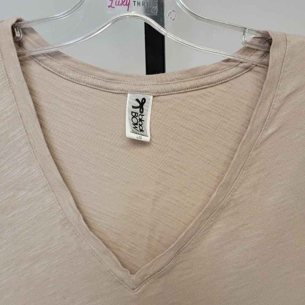 Block  Bow Tee - Picture 2 of 4